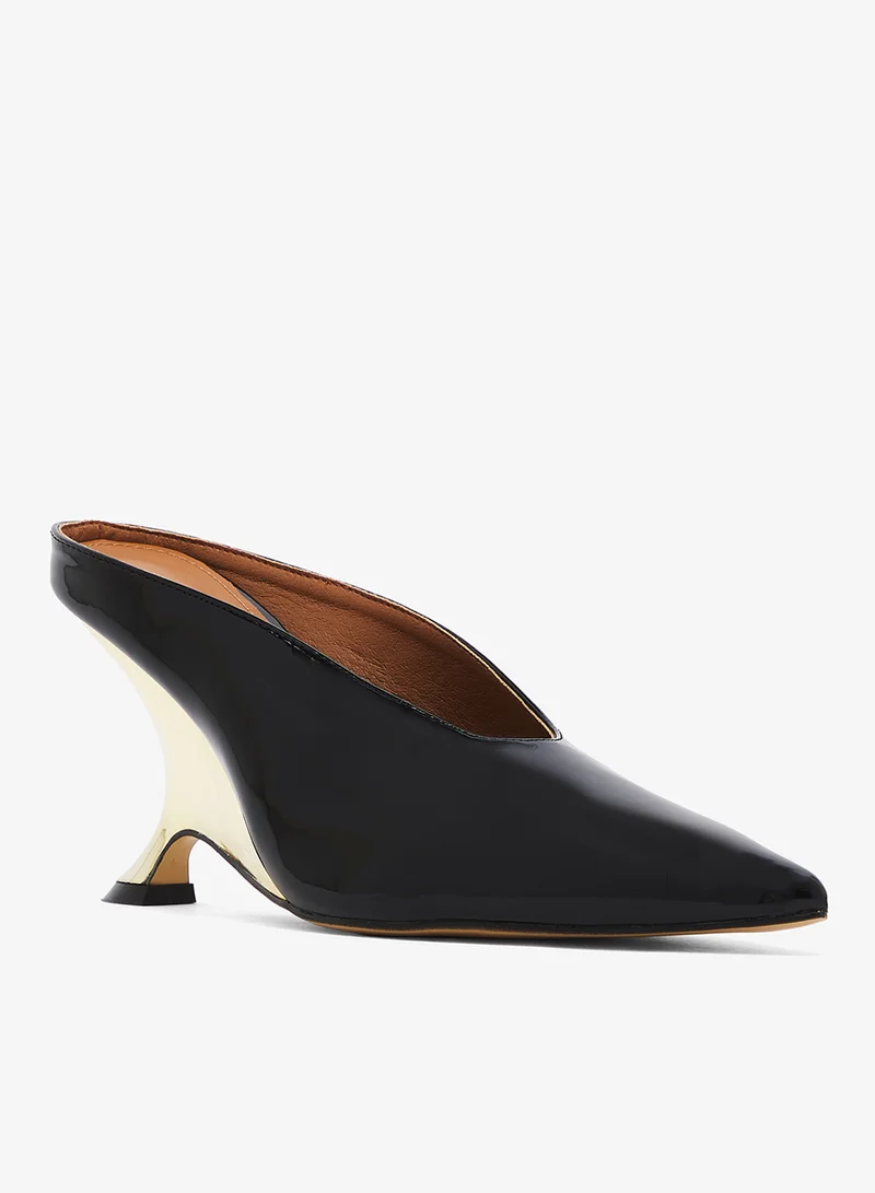 نمشي x صنادل بكعب متوسط معدني بتصميم مميز